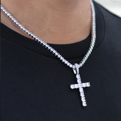 Collier avec pendentif croix